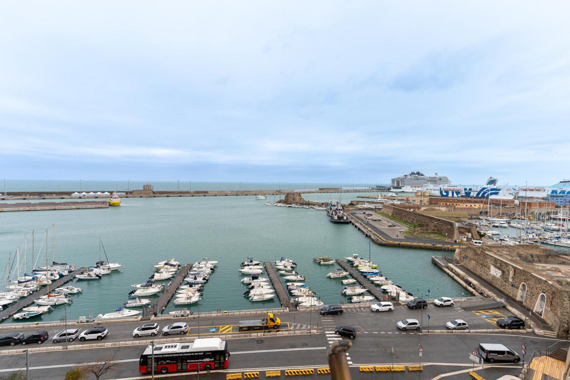 L'Onda Affittacamere Civitavecchia Exteriör bild